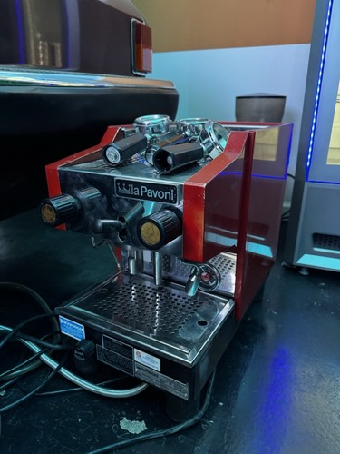 Pavoni pub s - pub,